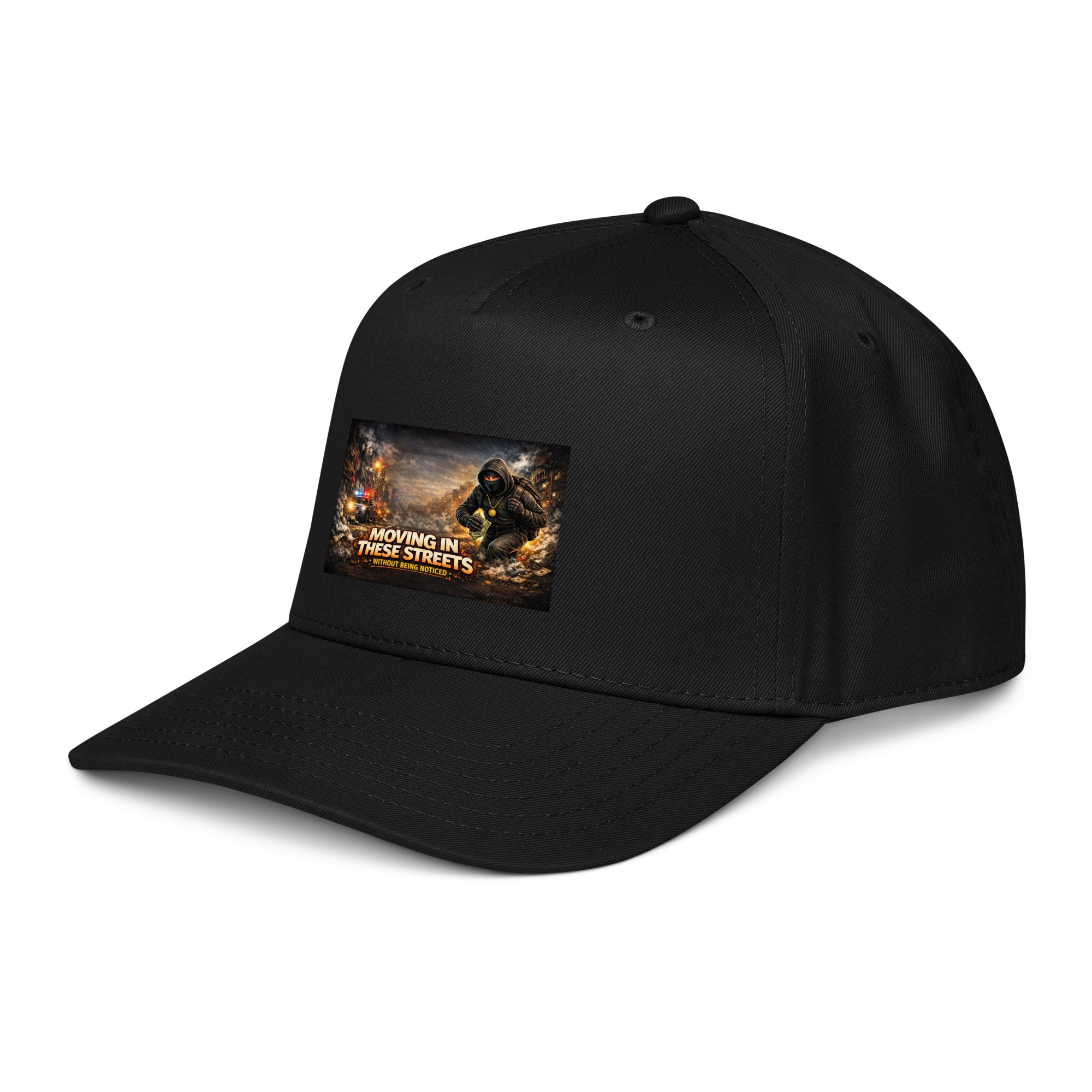 5-Panel Cap Schwarz seitlich mit Front-Patch und gebogenem Schirm