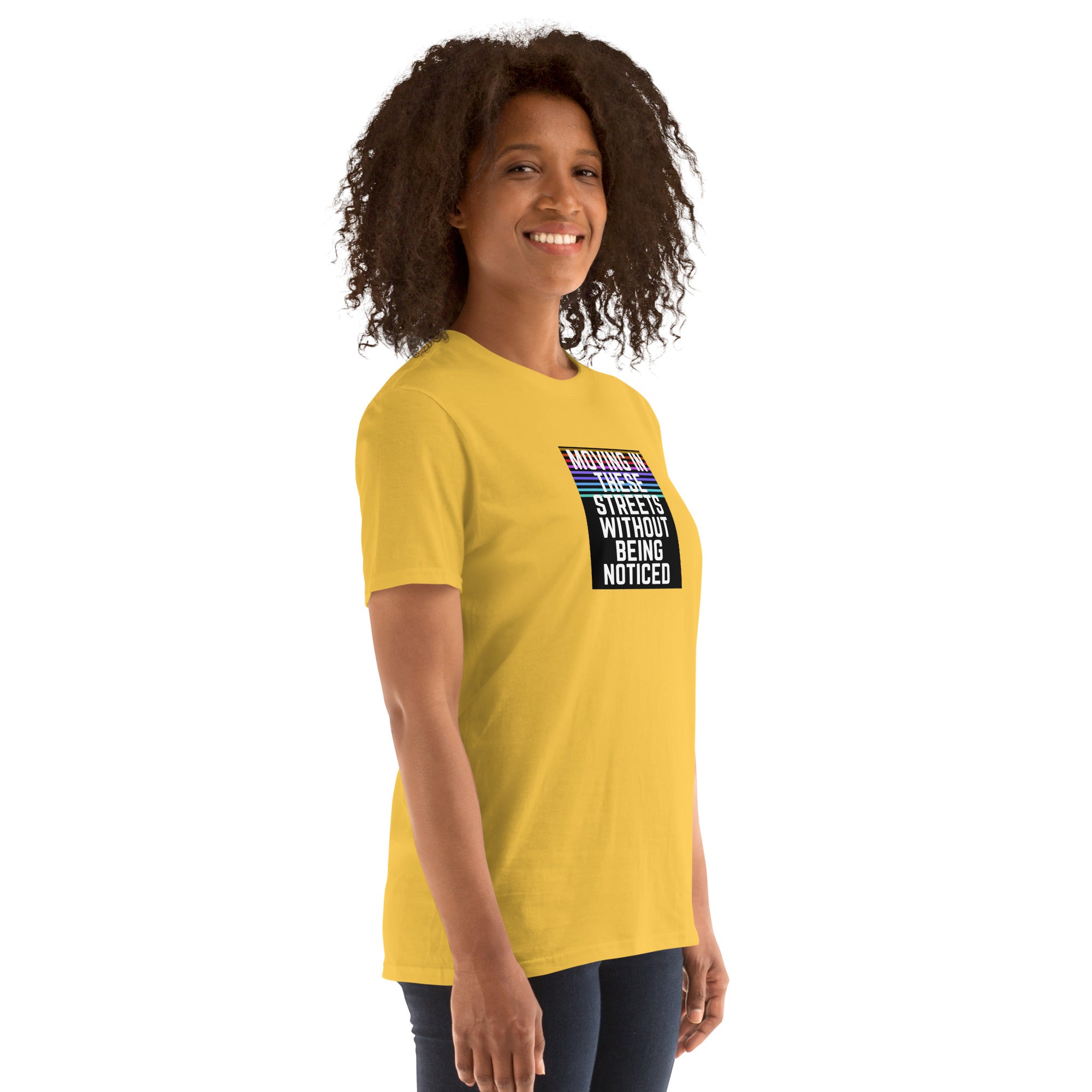 T-shirt unisexe jaune moutarde manches courtes avec motif texte sur le devant