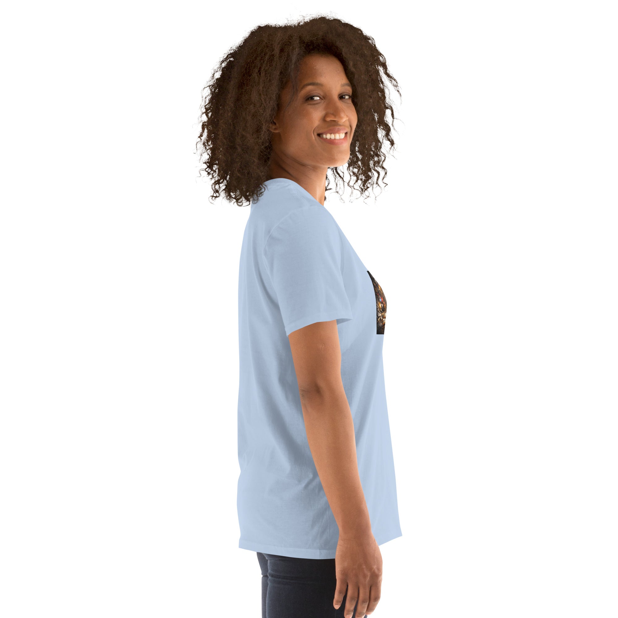 Camiseta premium azul claro perfil lateral con estampado en el pecho