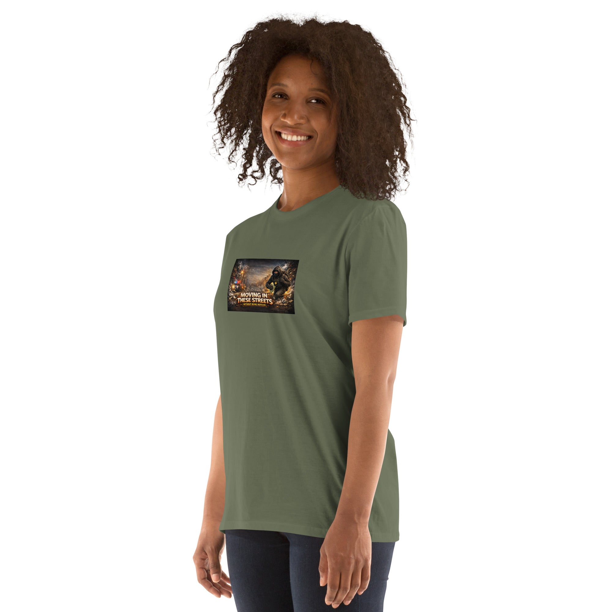 Military green T-shirt with square chest print, crew neck, short sleeves
