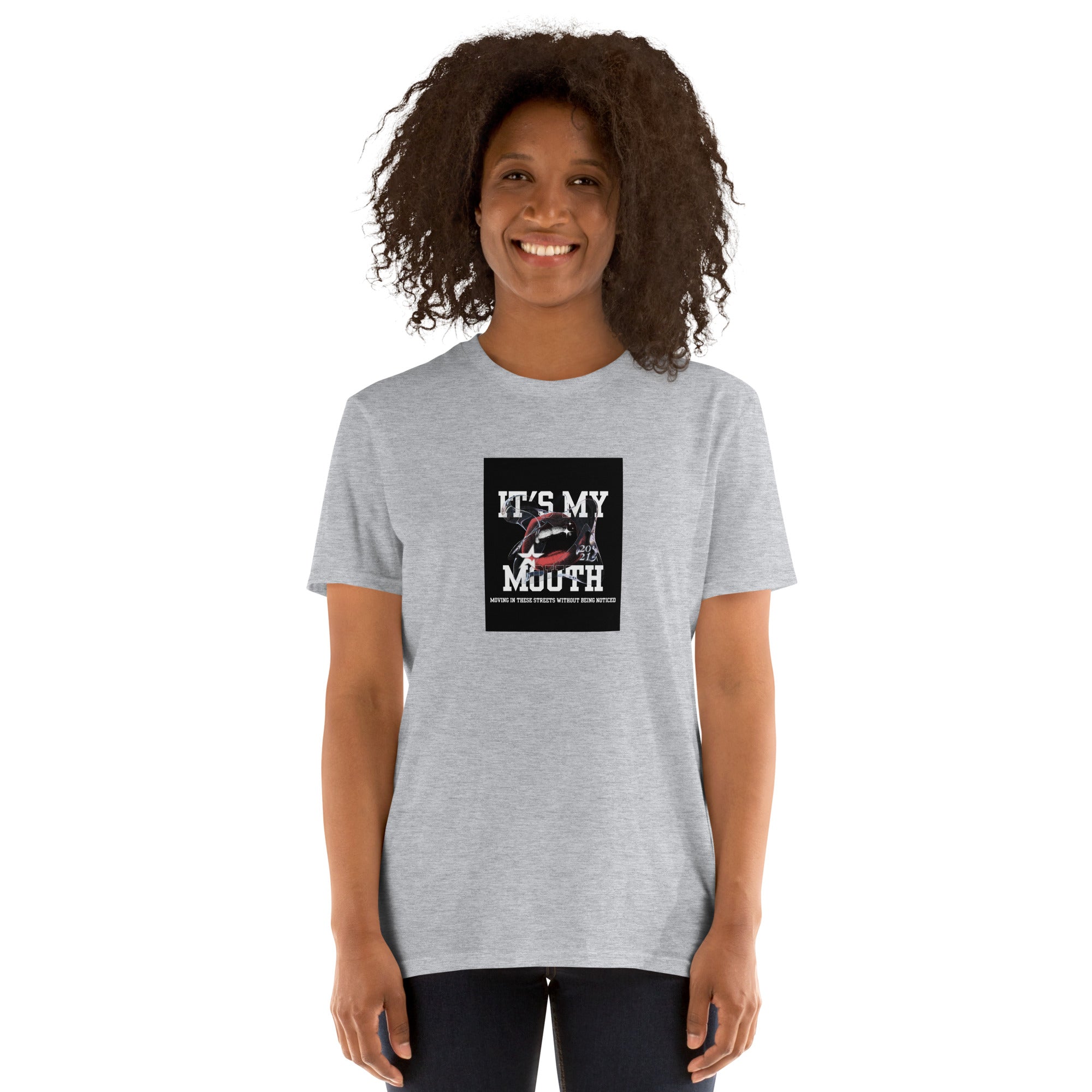 Unisex T-Shirt grau meliert mit „IT’S MY MOUTH“-Aufdruck auf der Brust