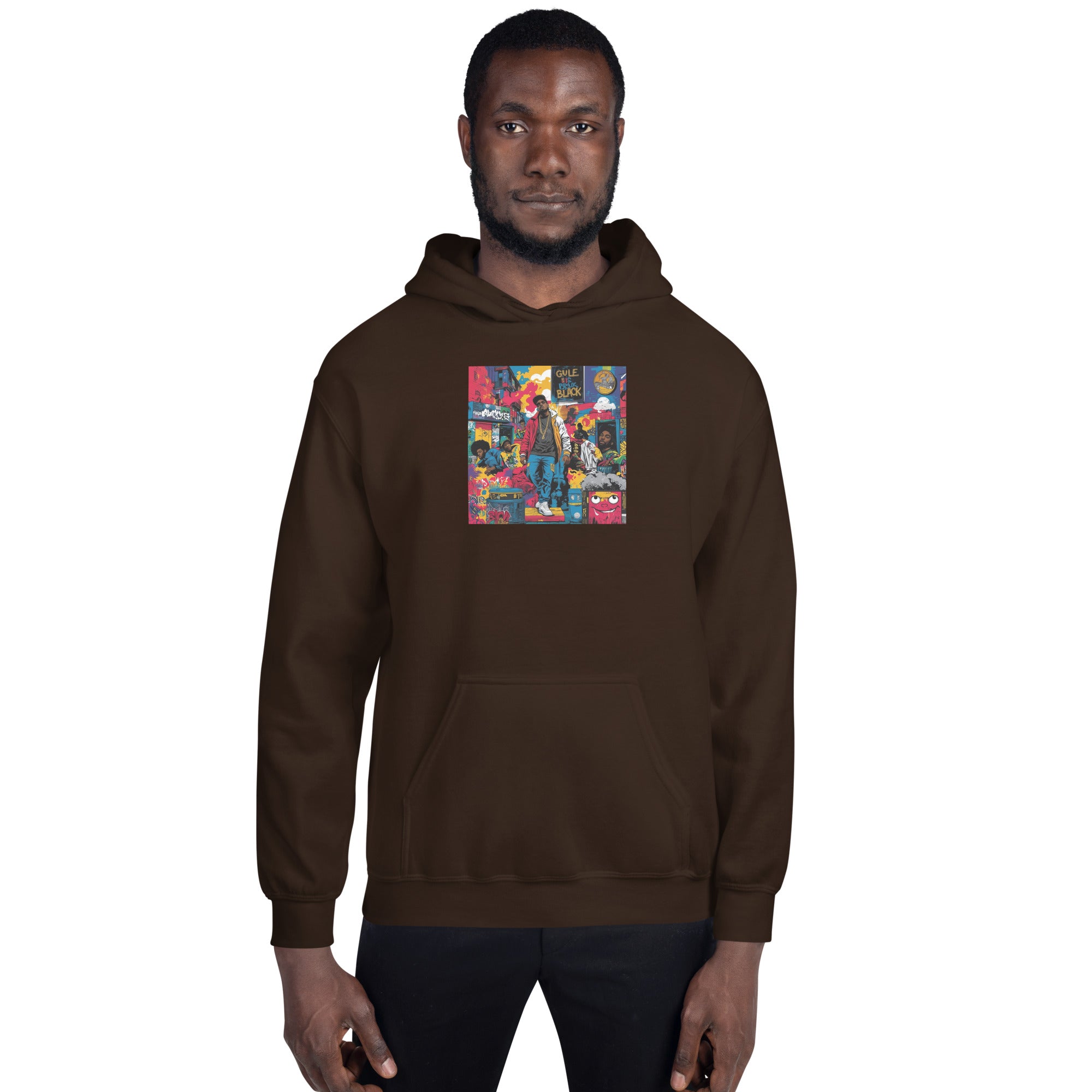 Sudadera con capucha marrón oscuro, vista frontal; estampado multicolor y bolsillo canguro