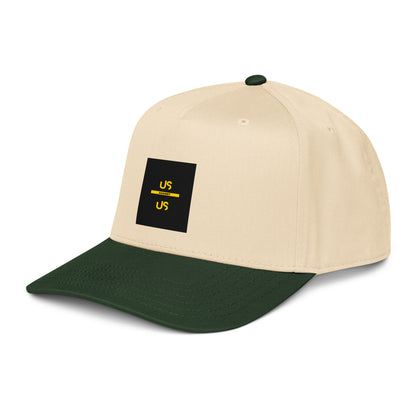 Natural 5-panel cap with dark green brim and US logo patch