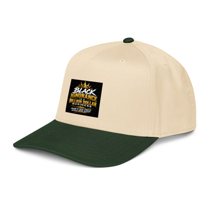 Unisex 5-panel cap in natural and dark green with front logo patch