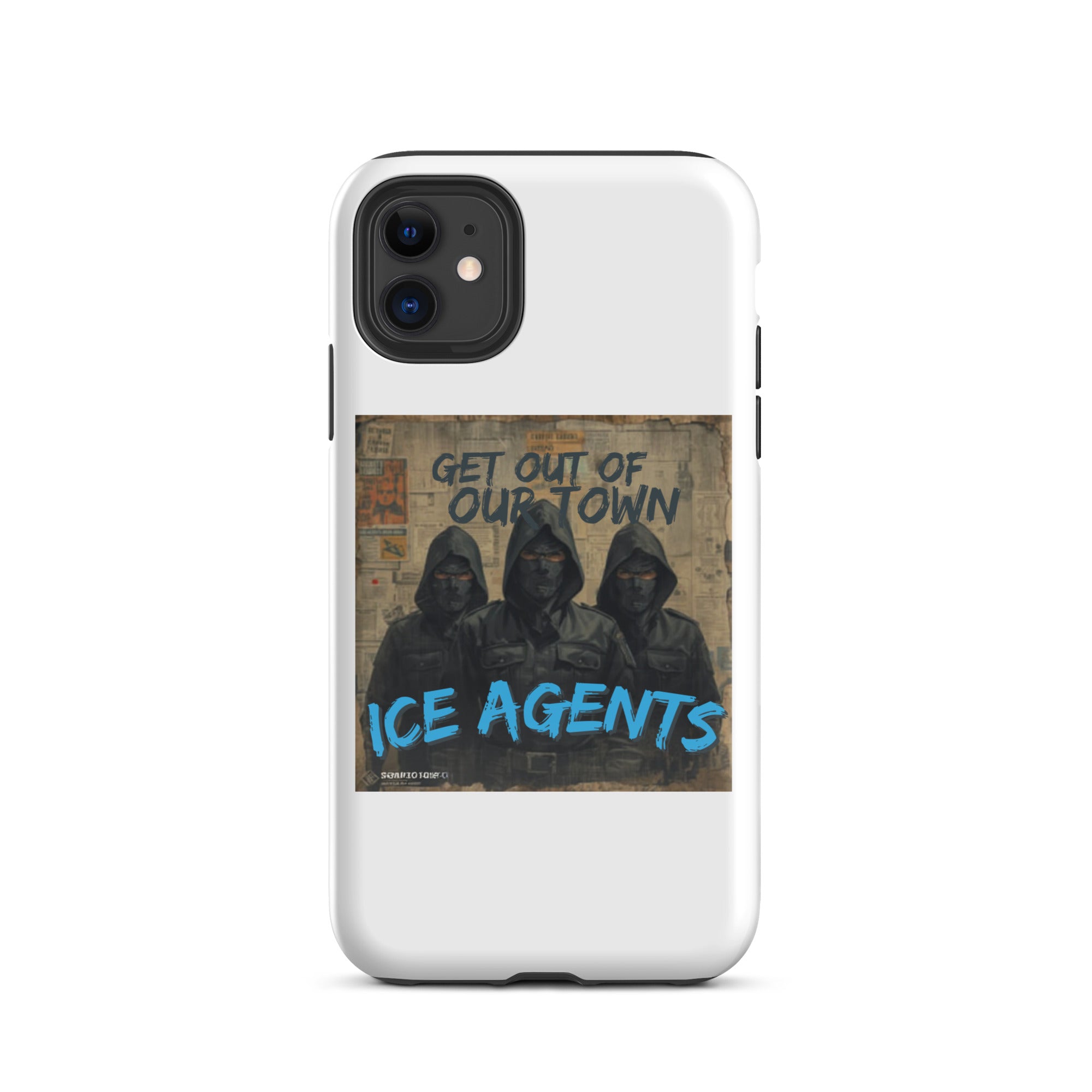 Funda blanca para iPhone con gráfico de tres figuras encapuchadas y texto “ICE AGENTS”
