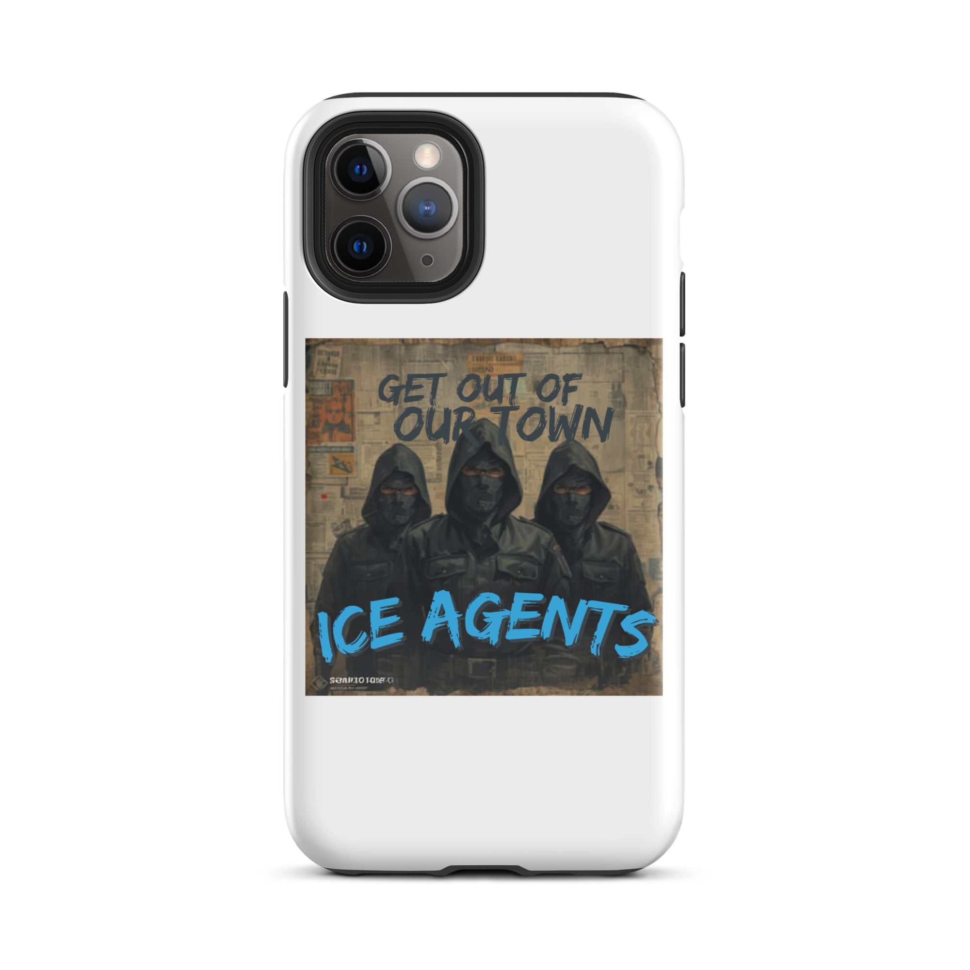 Funda rígida blanca para iPhone: vista frontal del diseño con “GET OUT OF OUR TOWN”
