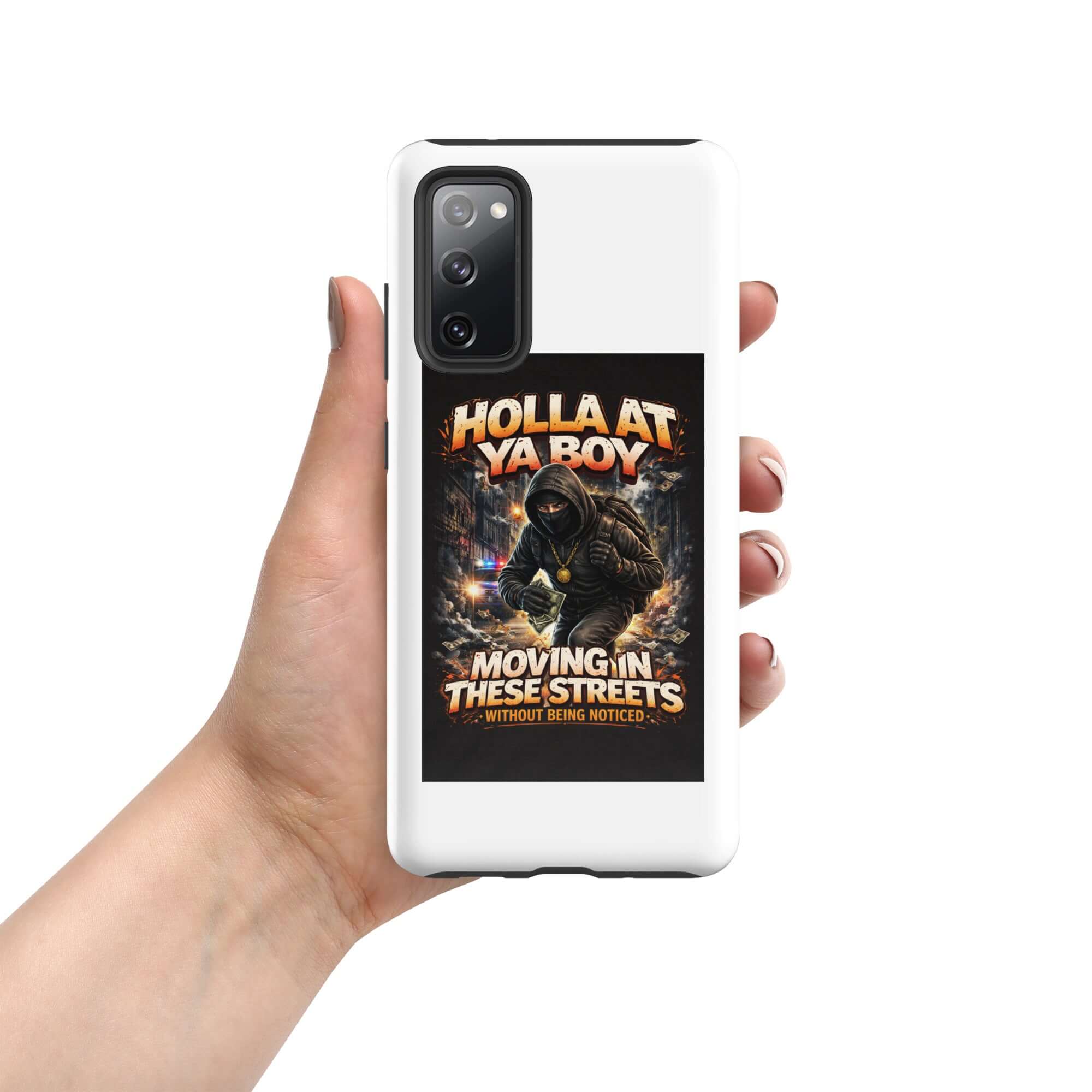 Vit smartphone case med Holla at Ya Boy-motiv och tydlig kameraöppning