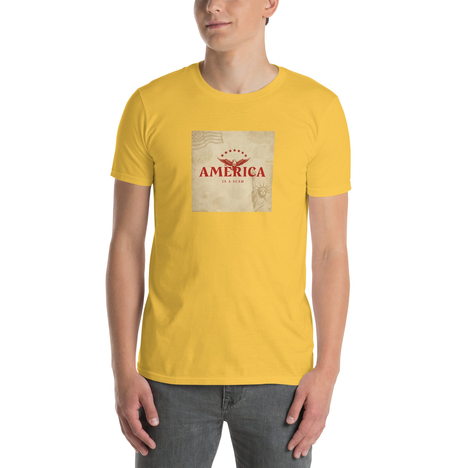 America Is A Scam unisex T-shirt in senfgelb mit Frontgrafik