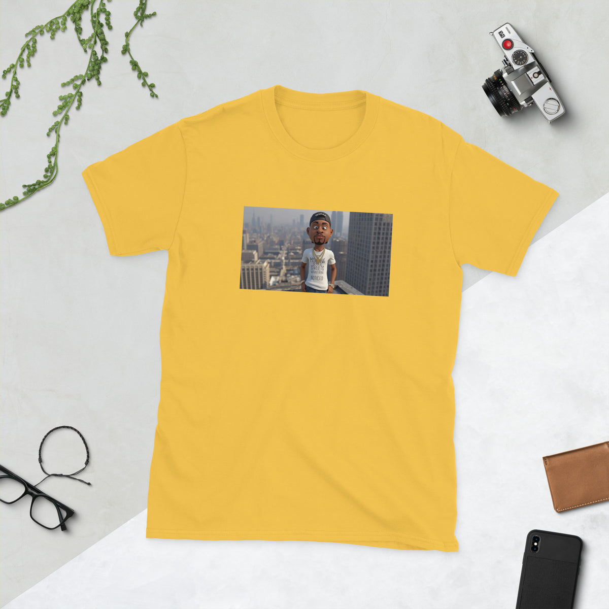 Yellow graphic T-shirt with front photo print, crew neck short sleeves
