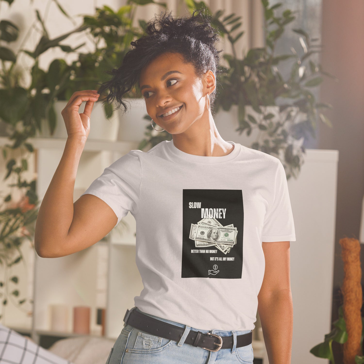 Weißes Unisex T-shirt mit Frontprint „Slow Money“ im schwarzen Quadrat