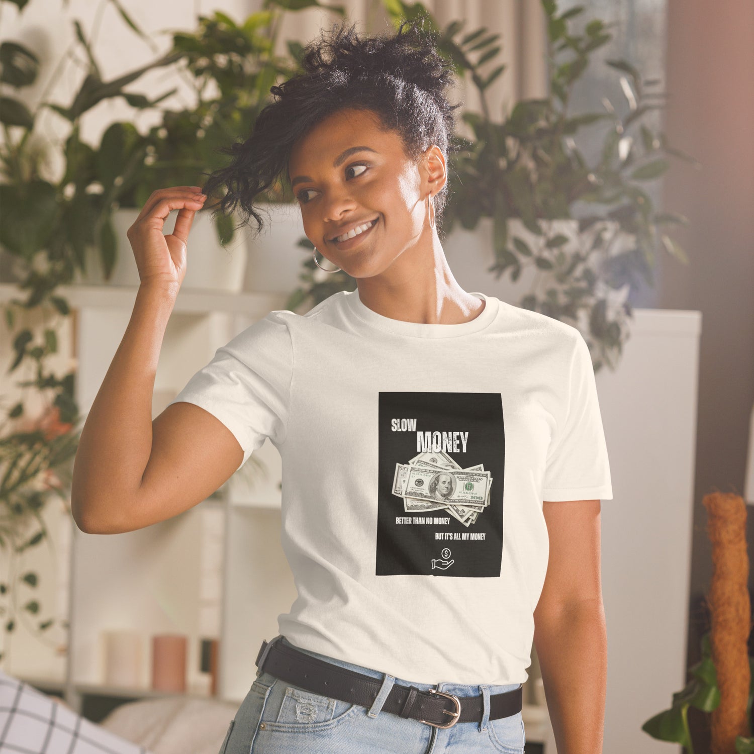 Weißes Unisex T-shirt mit großem „Slow Money“ Print im schwarzen Quadrat auf der Brust