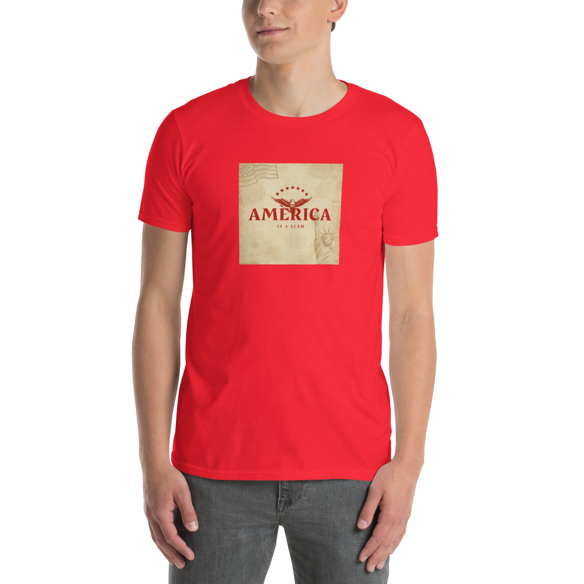 T-shirt unisex America Is A Scam rosso con stampa “AMERICA” in riquadro sul petto