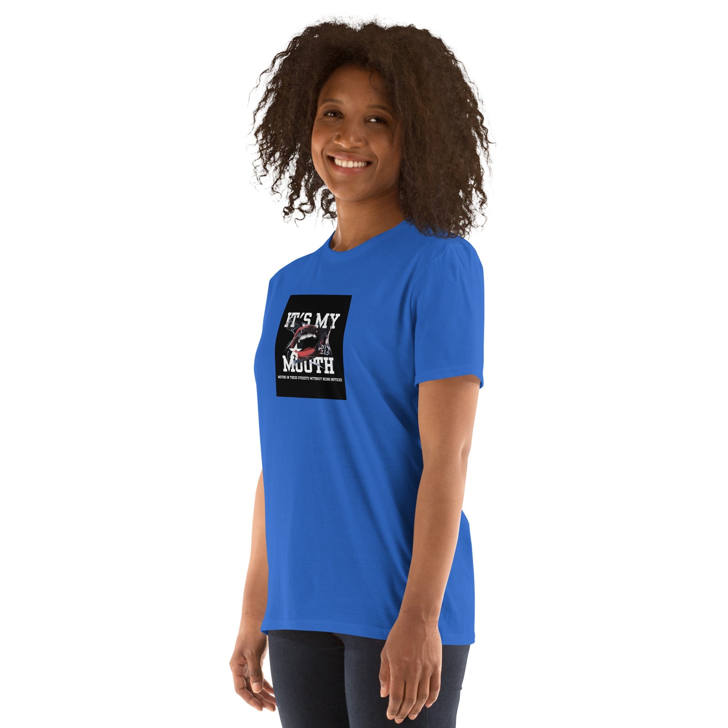 Camiseta unisex azul real con estampado cuadrado negro en el pecho