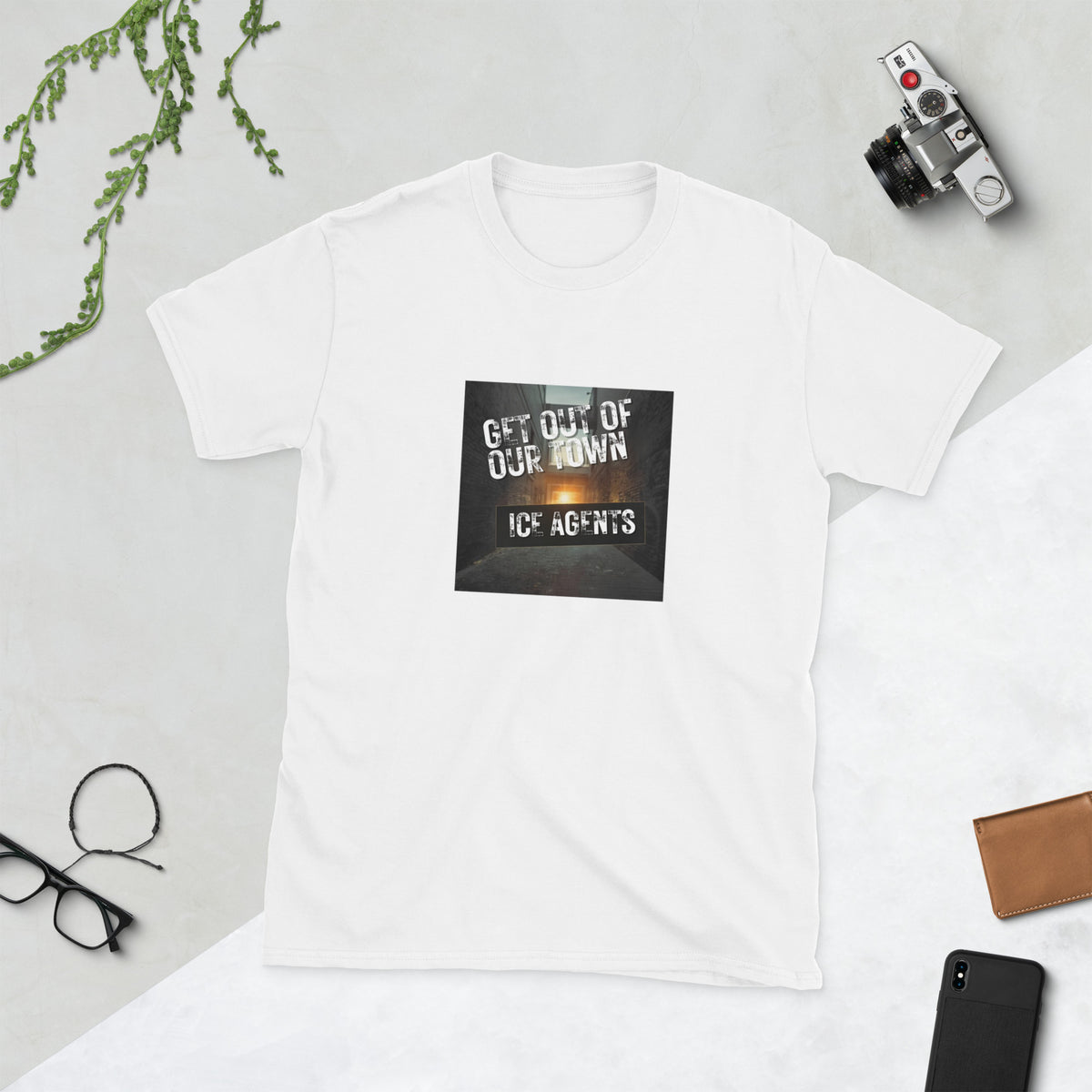 MIS Apparel streetwear T-shirt, white with square front graphic print