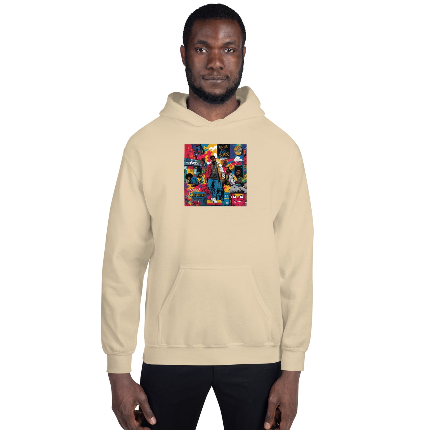 Beiger Hoodie mit Kapuze, Kängurutasche und farbigem Brust-Print in der Mitte